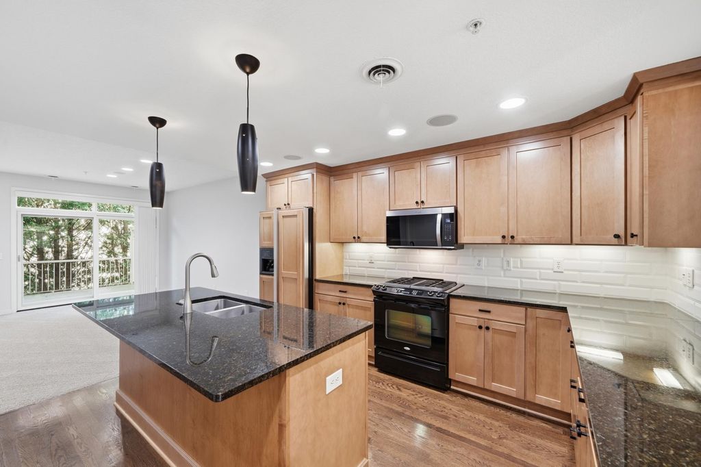 635 Willoughby Way W, Minnetonka, MN 55305 — photo 4