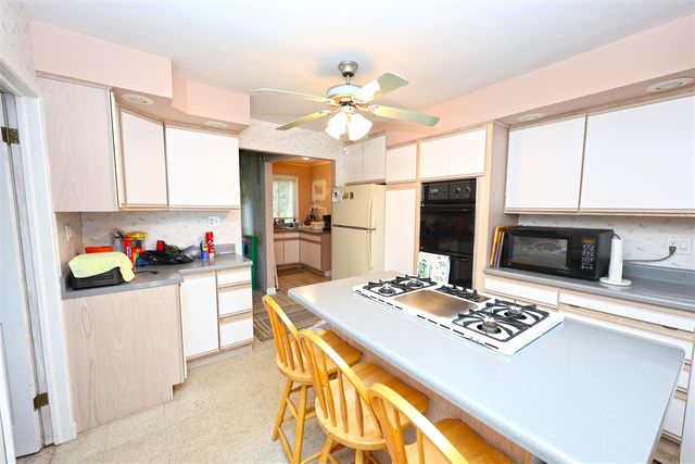 67023 Lakeshore Drive, Dowagiac, MI 49047