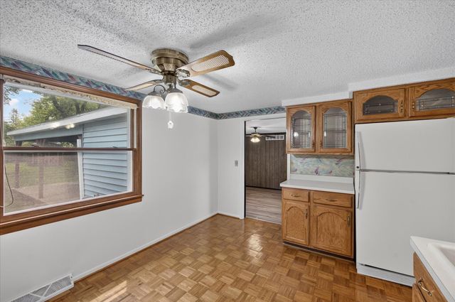 6162 Sandy Lane, Burton, MI 48519