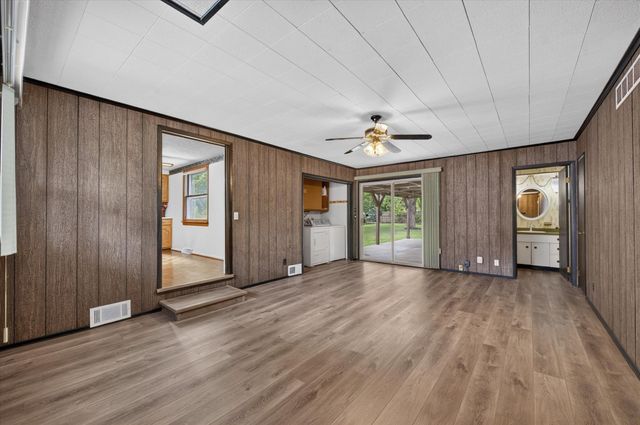 6162 Sandy Lane, Burton, MI 48519