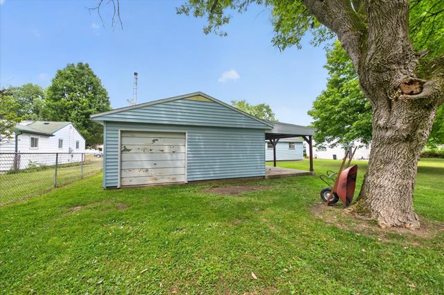 6162 Sandy Lane, Burton, MI 48519