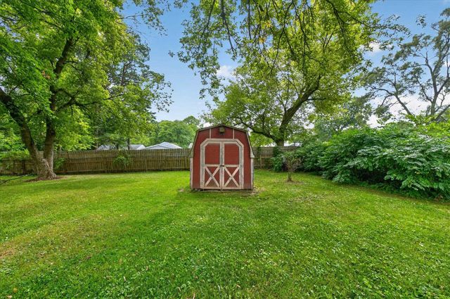 6162 Sandy Lane, Burton, MI 48519