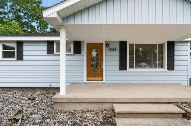 6162 Sandy Lane, Burton, MI 48519