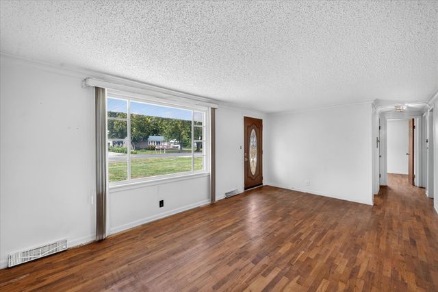 6162 Sandy Lane, Burton, MI 48519