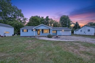 6162 Sandy Lane, Burton, MI 48519