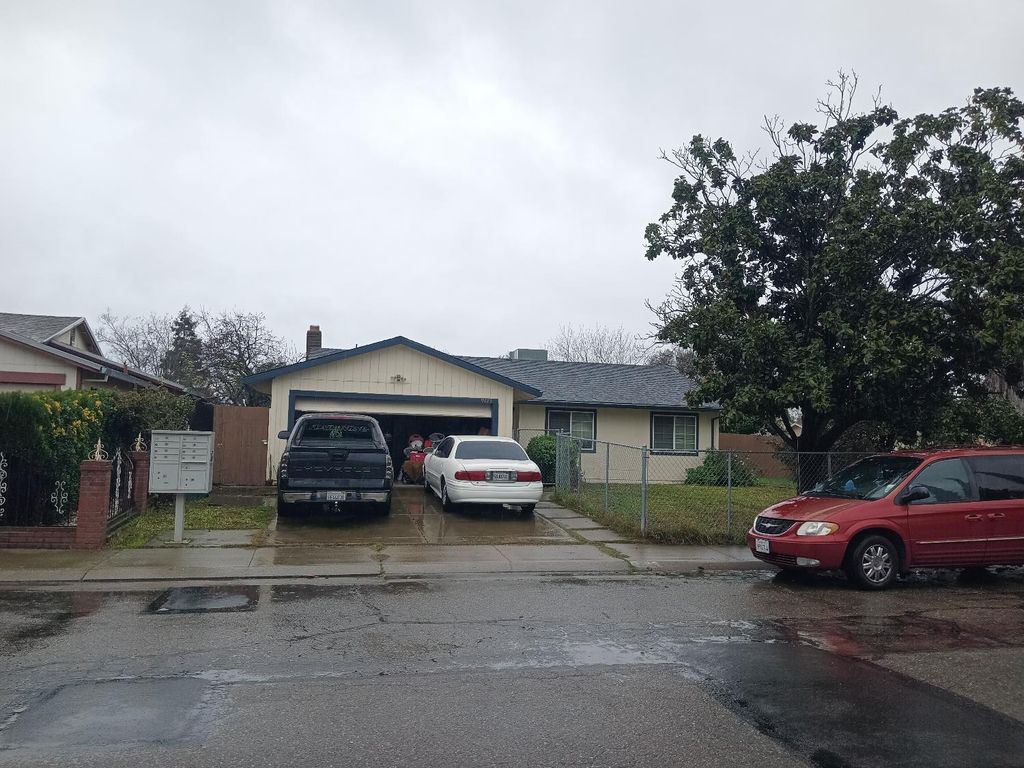 9125 Lansdowne Dr, Stockton, CA 95210