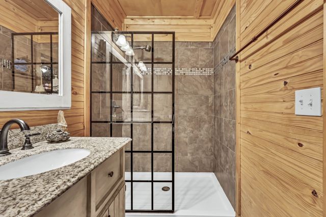 214 Eastside Dr, White House, TN 37188