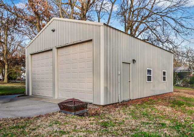 214 Eastside Dr, White House, TN 37188