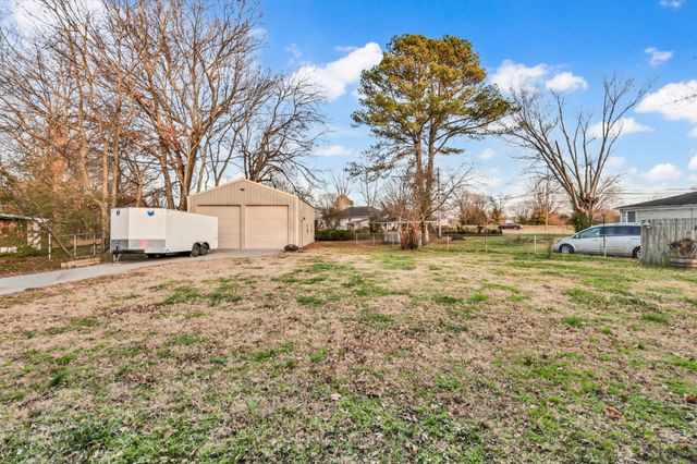 214 Eastside Dr, White House, TN 37188