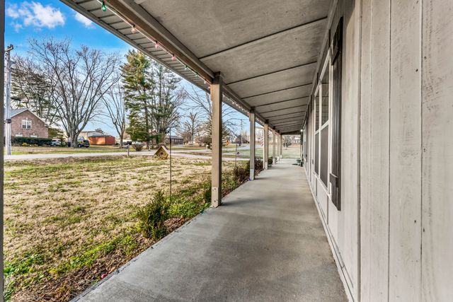 214 Eastside Dr, White House, TN 37188