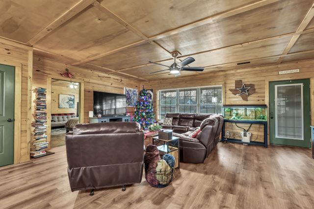 214 Eastside Dr, White House, TN 37188