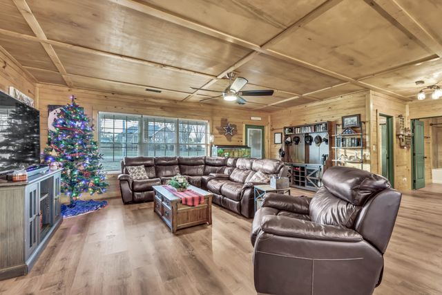 214 Eastside Dr, White House, TN 37188