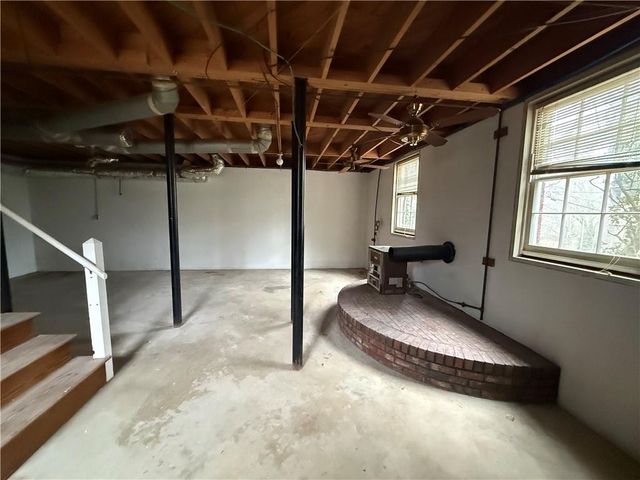 421 N 5th Avenue, Winder, GA 30680