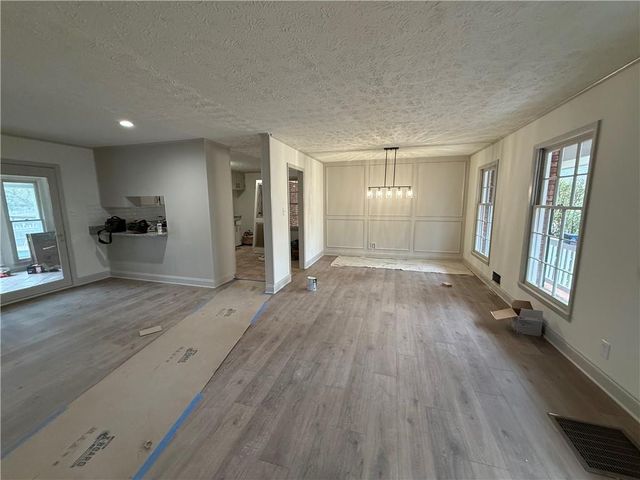 421 N 5th Avenue, Winder, GA 30680