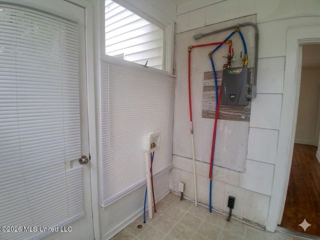 1215 Lawnview Place, Jackson, MS 39203