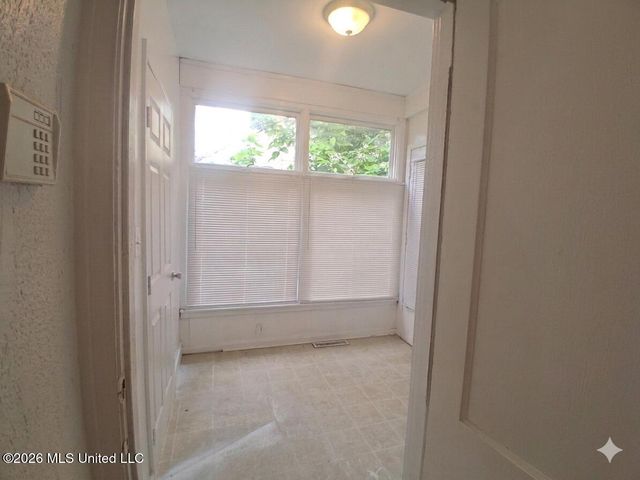1215 Lawnview Place, Jackson, MS 39203