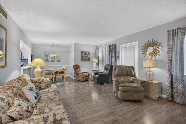 3625 LA AIRES Court C-1, Greenacres, FL 33463
