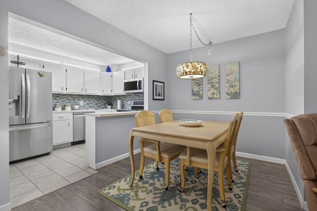 3625 LA AIRES Court C-1, Greenacres, FL 33463