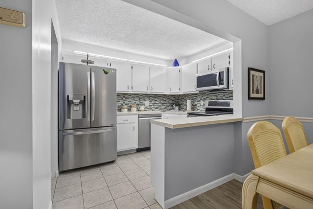 3625 LA AIRES Court C-1, Greenacres, FL 33463
