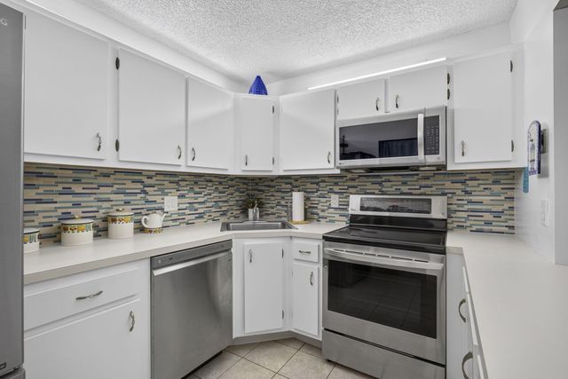 3625 LA AIRES Court C-1, Greenacres, FL 33463