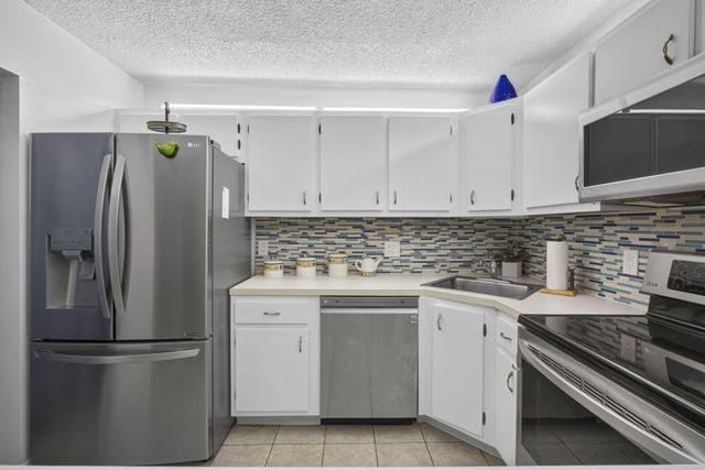 3625 LA AIRES Court C-1, Greenacres, FL 33463