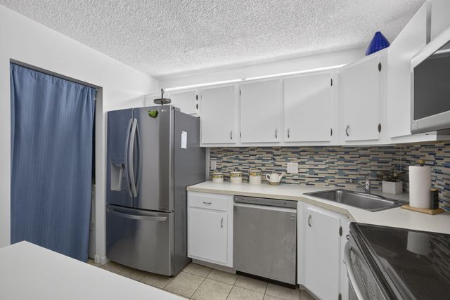 3625 LA AIRES Court C-1, Greenacres, FL 33463