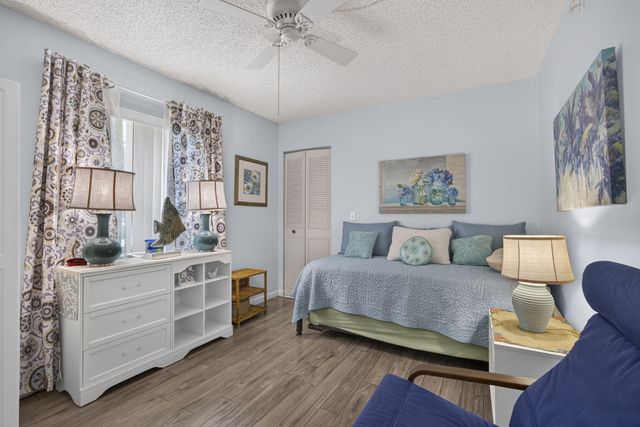 3625 LA AIRES Court C-1, Greenacres, FL 33463