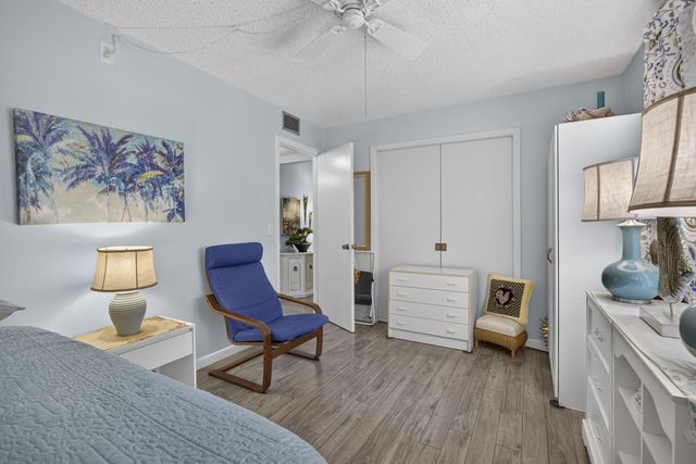 3625 LA AIRES Court C-1, Greenacres, FL 33463