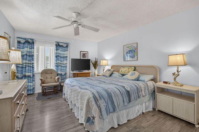 3625 LA AIRES Court C-1, Greenacres, FL 33463