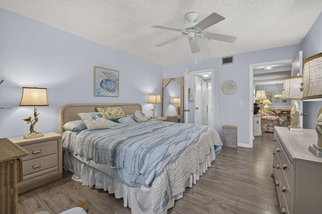 3625 LA AIRES Court C-1, Greenacres, FL 33463