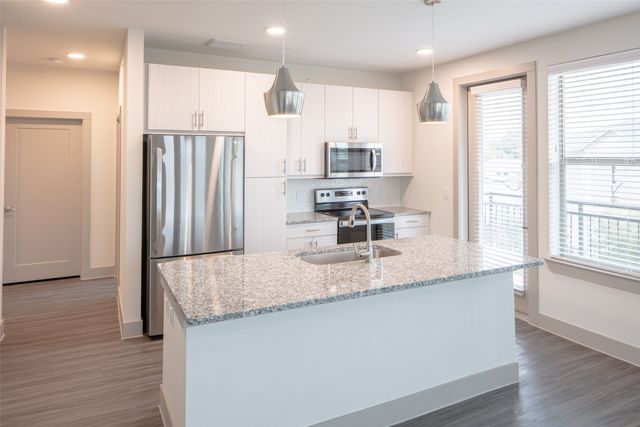 3383 Cedarplaza Lane 2206, Dallas, TX 75235