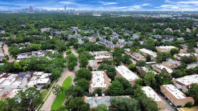 2100 Tanglewilde Street 312, Houston, TX 77063
