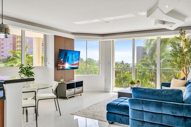 2011 N Ocean Boulevard 405, Fort Lauderdale, FL 33305