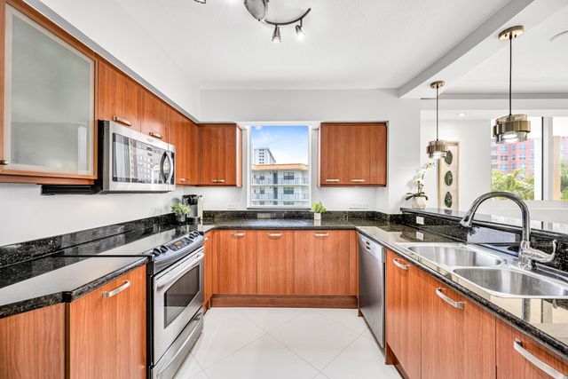 2011 N Ocean Boulevard 405, Fort Lauderdale, FL 33305