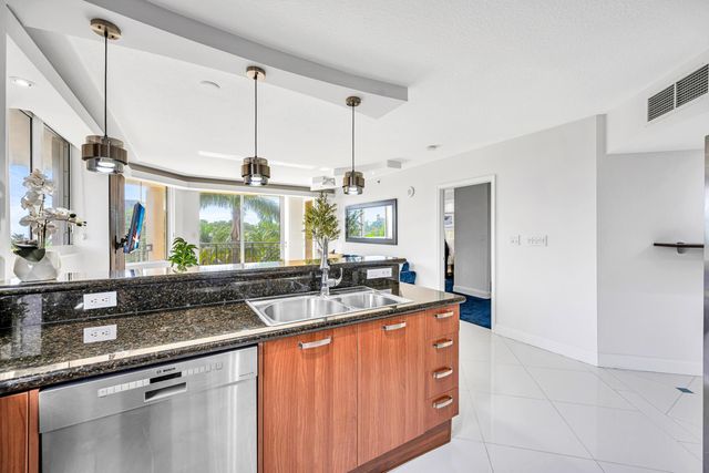 2011 N Ocean Boulevard 405, Fort Lauderdale, FL 33305