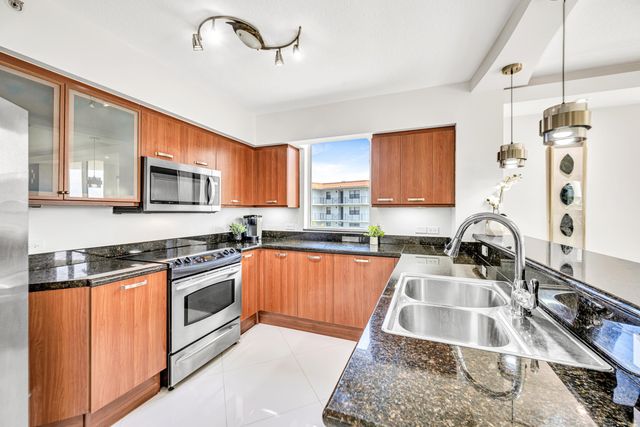 2011 N Ocean Boulevard 405, Fort Lauderdale, FL 33305