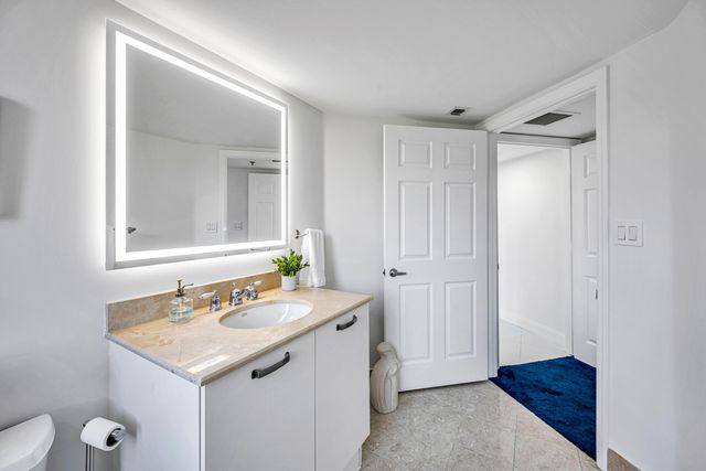 2011 N Ocean Boulevard 405, Fort Lauderdale, FL 33305