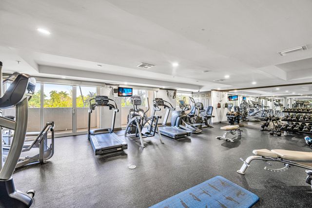2011 N Ocean Boulevard 405, Fort Lauderdale, FL 33305