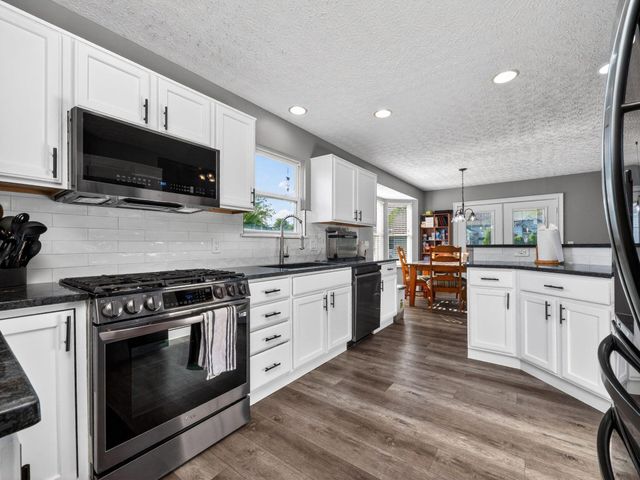 1897 Iris Court, Grove City, OH 43123
