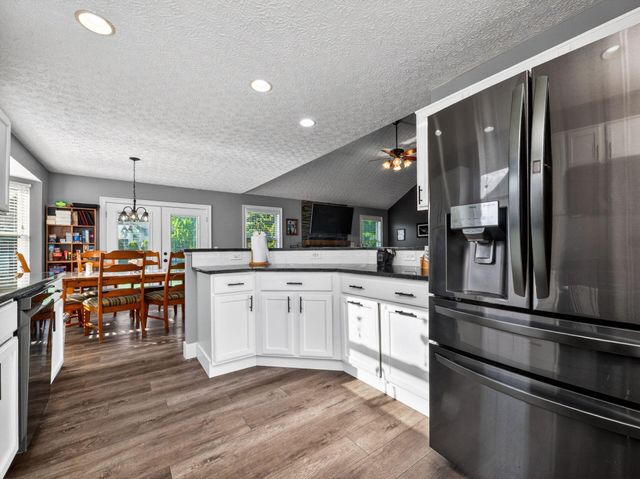 1897 Iris Court, Grove City, OH 43123