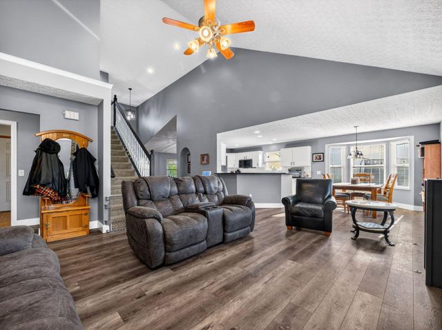 1897 Iris Court, Grove City, OH 43123