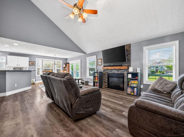 1897 Iris Court, Grove City, OH 43123
