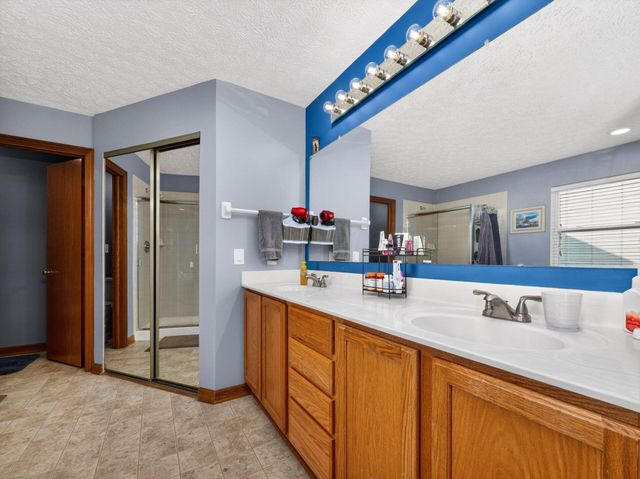 1897 Iris Court, Grove City, OH 43123