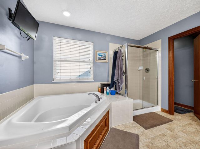 1897 Iris Court, Grove City, OH 43123