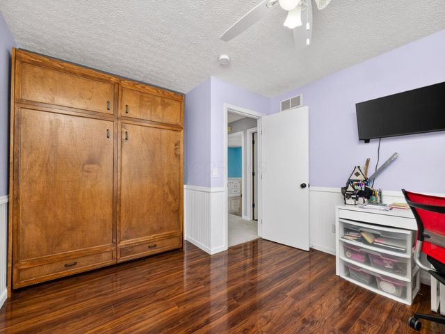 1897 Iris Court, Grove City, OH 43123