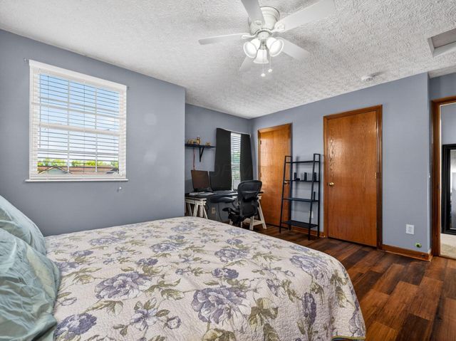 1897 Iris Court, Grove City, OH 43123