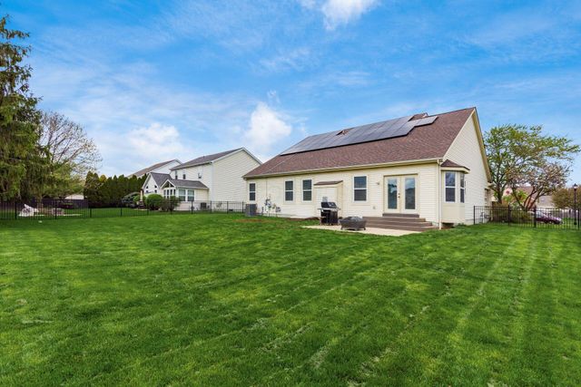 1897 Iris Court, Grove City, OH 43123