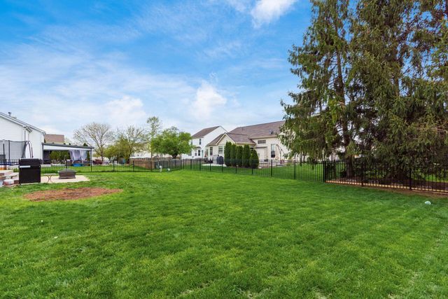 1897 Iris Court, Grove City, OH 43123