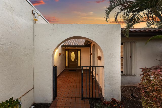 7587 Solimar Circle, Boca Raton, FL 33433