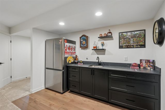 4708 90th Street, Urbandale, IA 50322